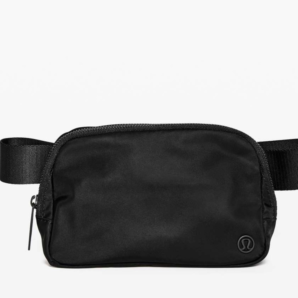 NWT Lululemon Everywhere Belt Bag BLACK
